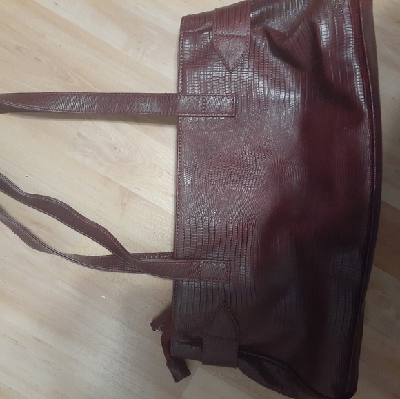 Burgundy Purse - Picture 2 of 5